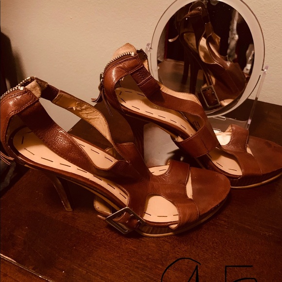 Sandals - Picture 2 of 2